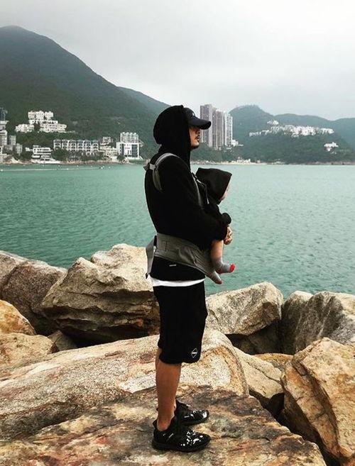 男明星帅脚,揭秘明星们的“第二张脸”